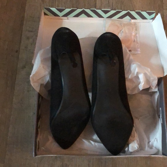 Black suede shoes size 11 - Picture 7 of 9